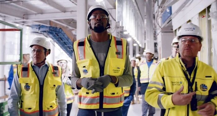 Kevin Durant tours Warriors' new Chase Center, stays quiet on future